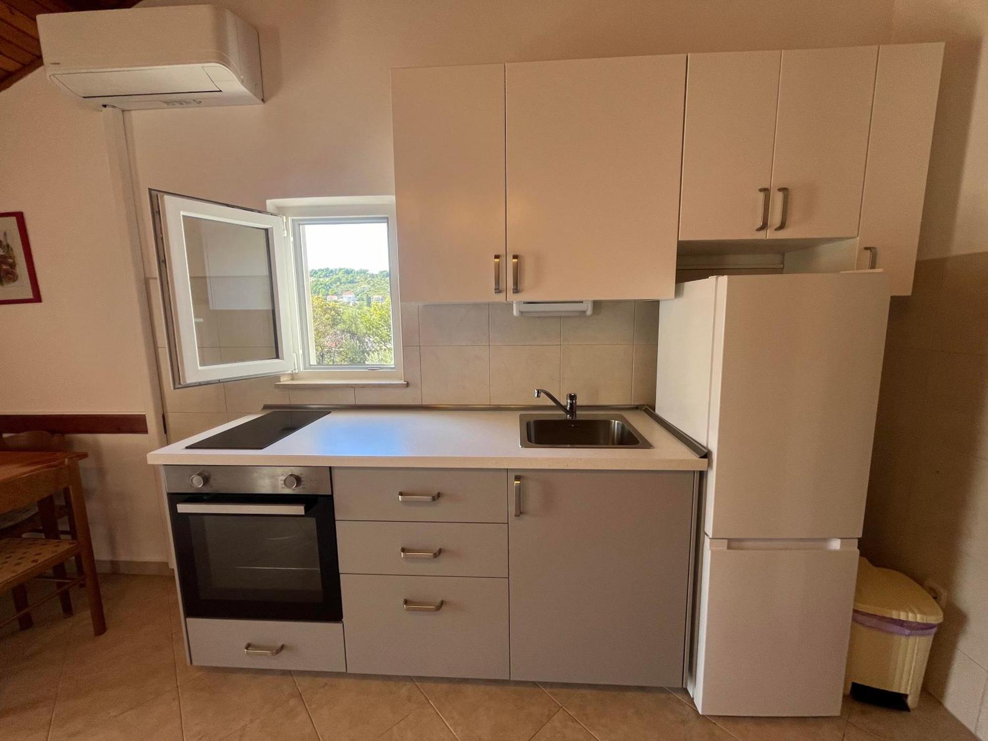 Apartments Suda Lumbarda Bilik gambar